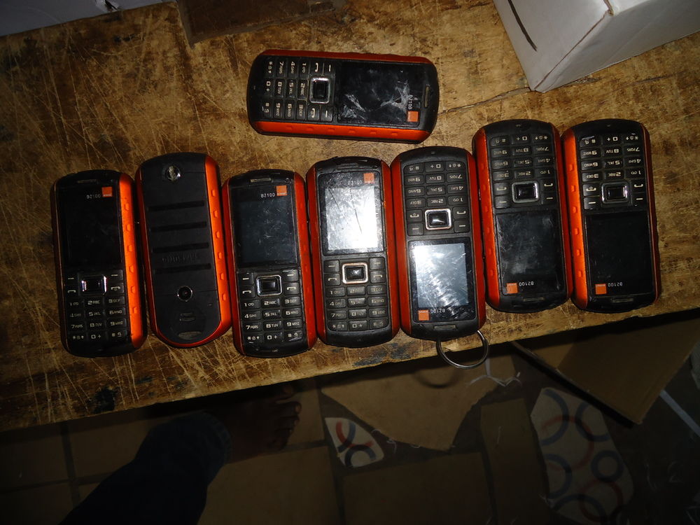 samsung avec touche b2100