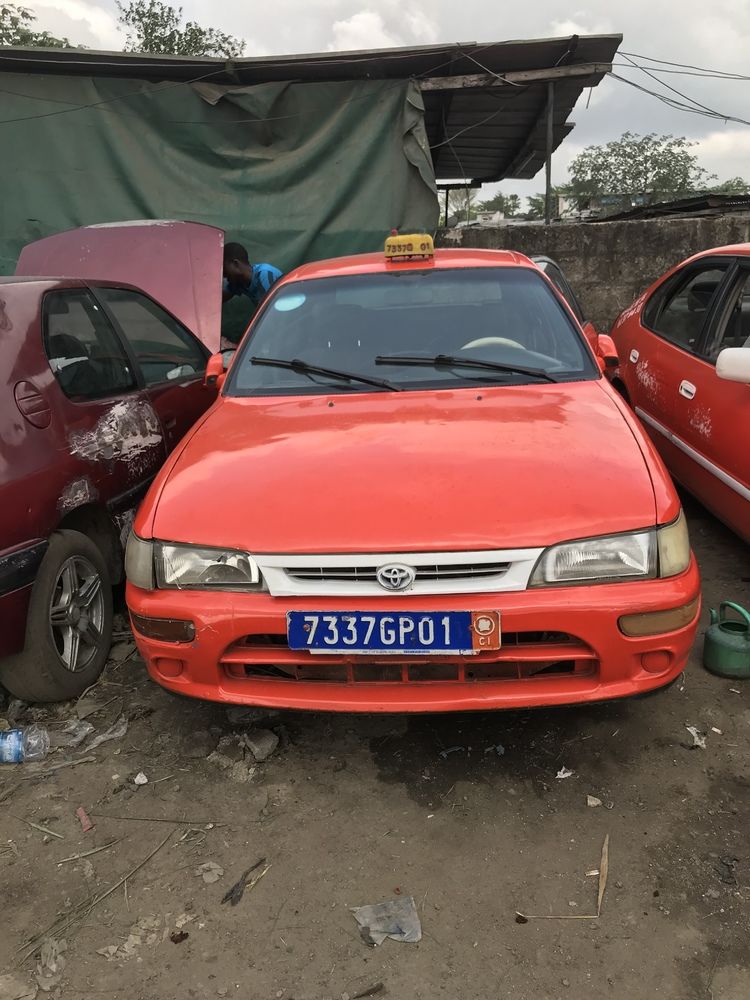 Toyota Corolla e100 taxi super propre