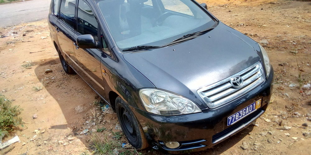 Toyota Avensis verso 7 places