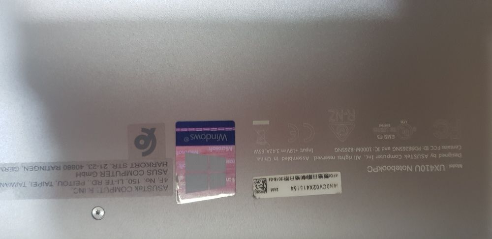 ASUS Zenbook UX410UF Core i7-8550U 8 Go de RAM - SSD 256 Go + HDD 1 Tera - écran 14" LED Full