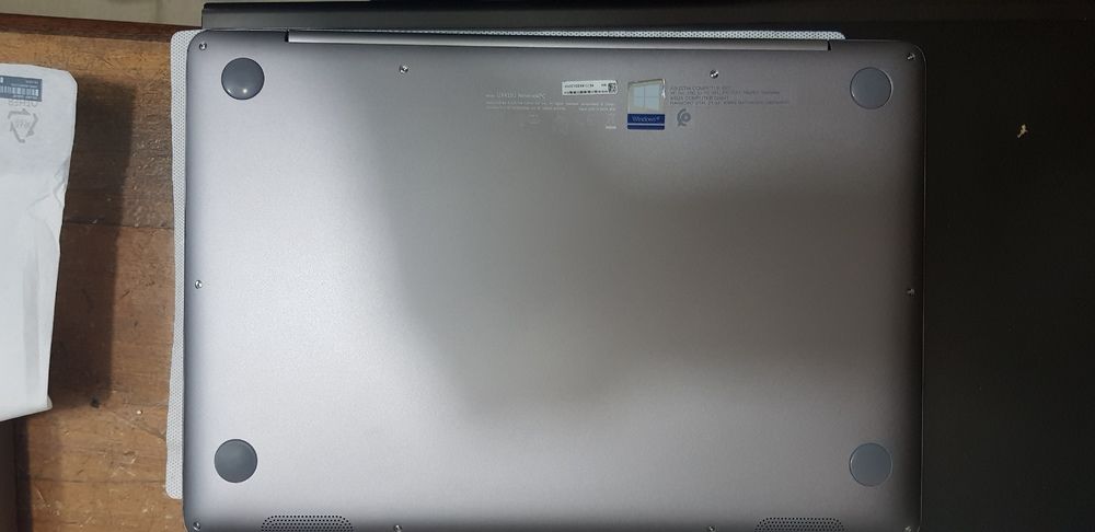 ASUS Zenbook UX410UF Core i7-8550U 8 Go de RAM - SSD 256 Go + HDD 1 Tera - écran 14" LED Full