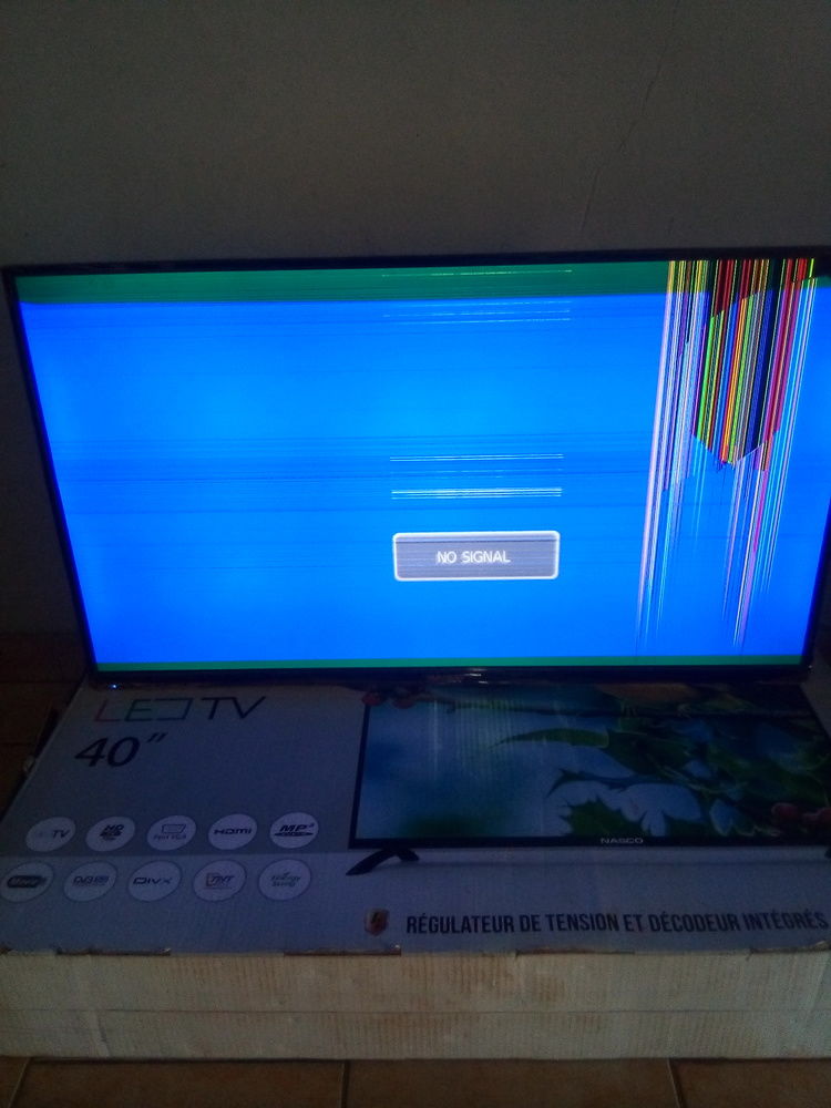 TV PLASMA NASCO 40 POUCES, ÉCRAN BRISÉ.