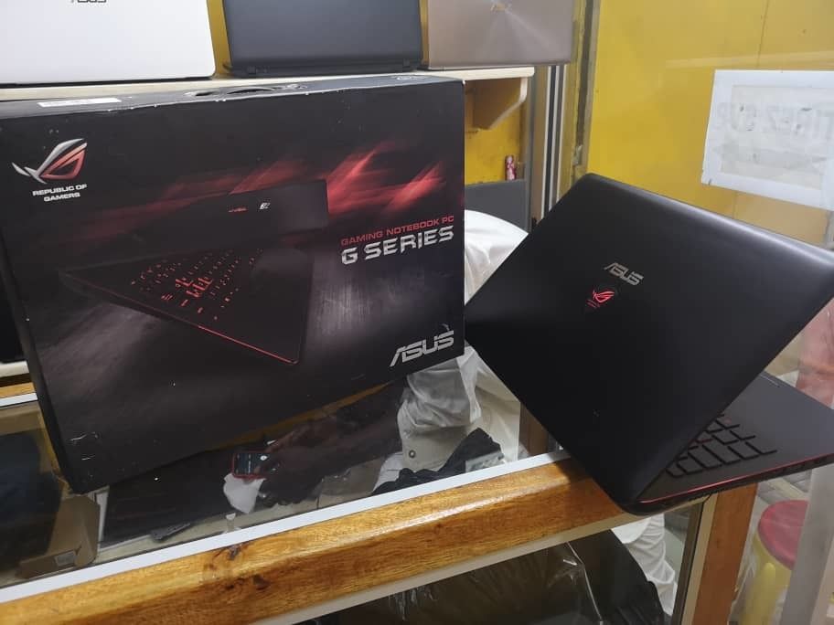 asus rog neuf dans le carton GTX950m
