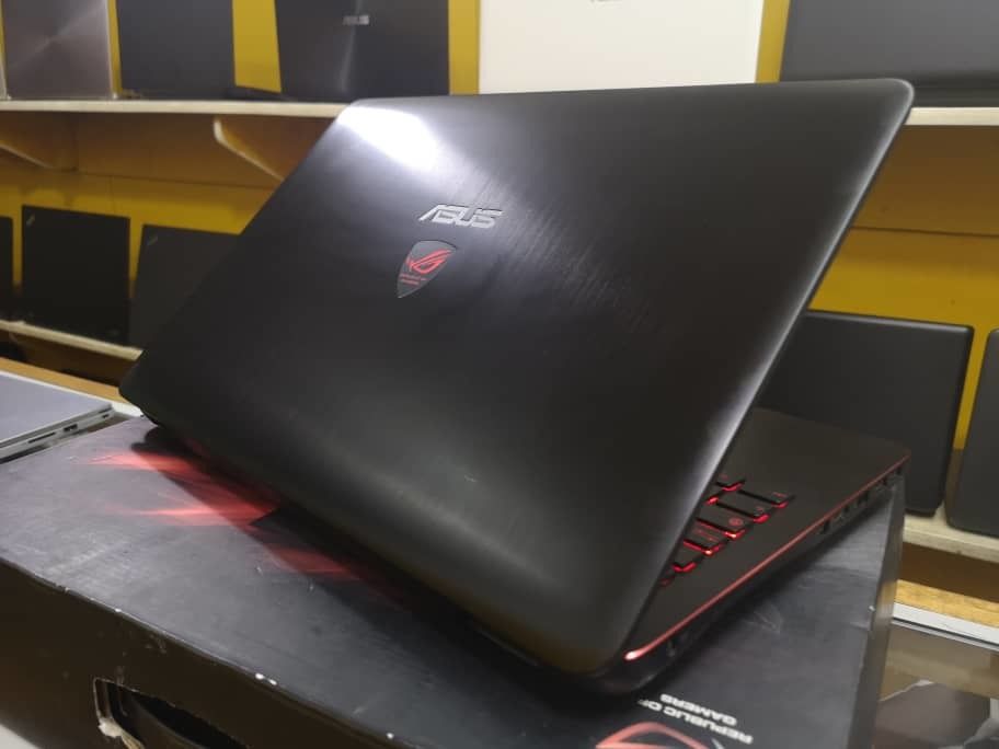 asus rog neuf dans le carton GTX950m