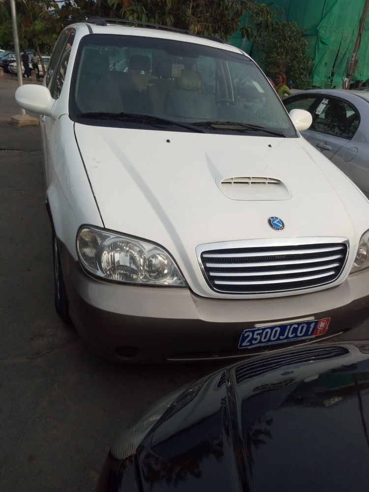 EN VENTE KIA CARNIVAL FAMILIAL BOÎTE AUTOMATIQUE