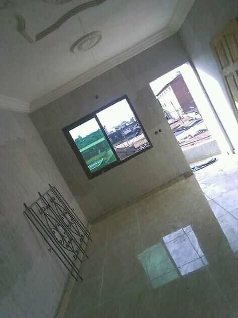 Maison Basse De 3 Pièces a Louer Mamie Adjoua