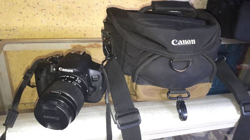 canon 700d +sacoche+micro
