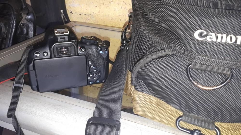 canon 700d +sacoche+micro