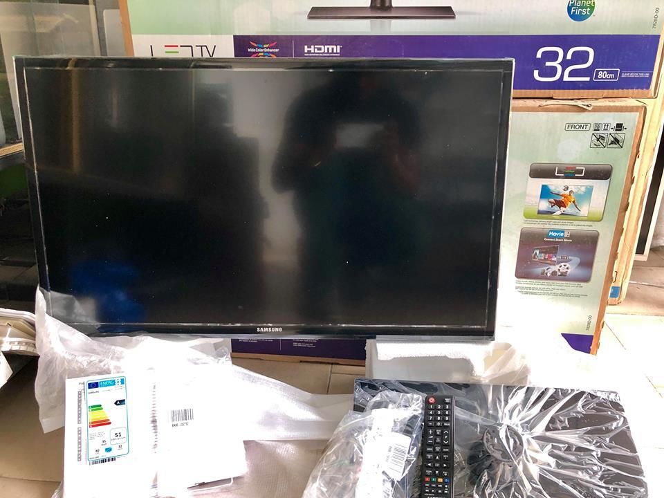 LED tv samsung 32"pouces HD multimédia+USB+HDMI neuf dans carton