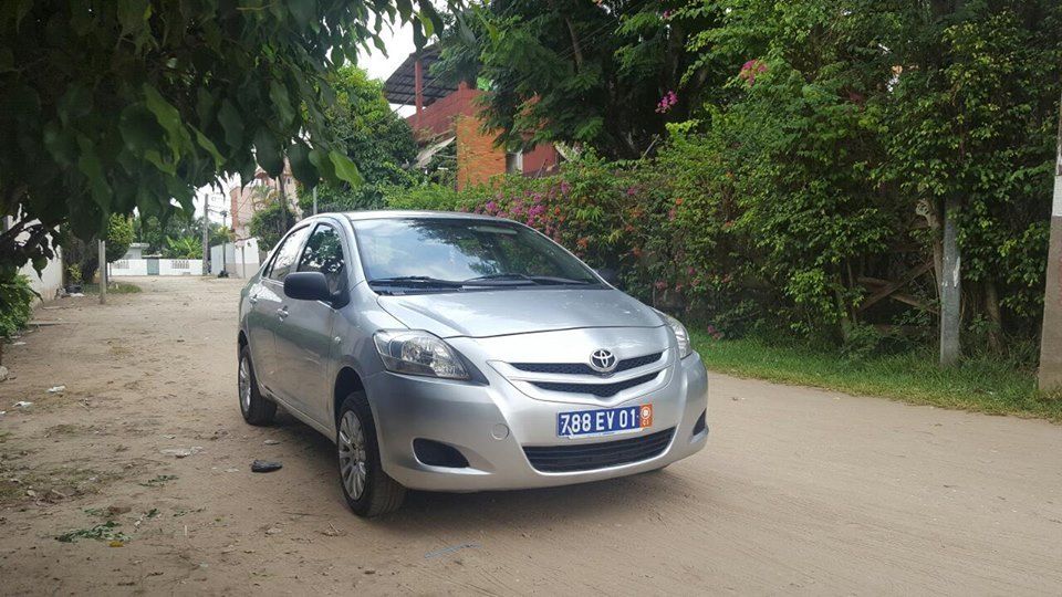TOYOTA YARIS SEDAN Berline