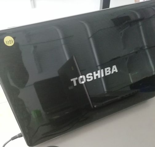 Un Pc Toshiba P500 Harman Kardon, 19 Pouces...