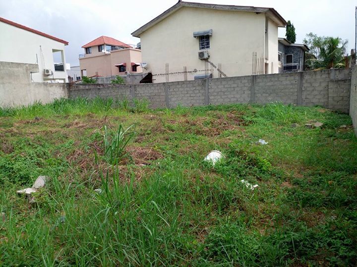 Terrain DE 480m² Cloture a Vendre Riviera 4