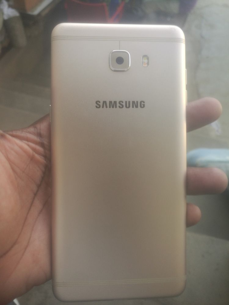 Vente d'un Samsung C9 Pro 64 GB rom 6gb ram dual sim avec empreinte digitale