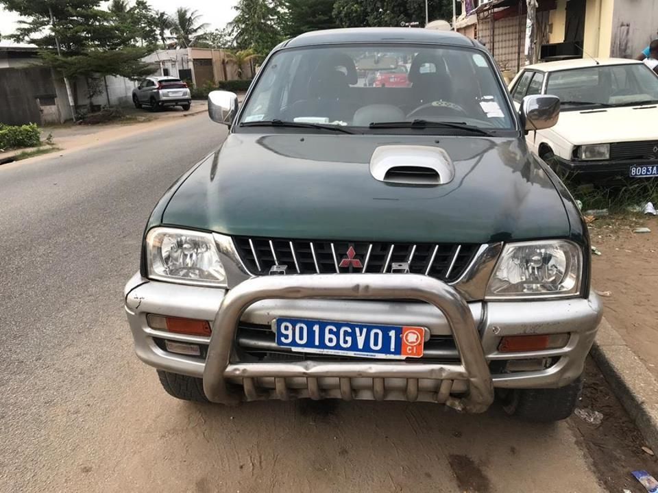 Mitsubishi L200 1998 Très Propre Diesel Moteur 4 Cylindres Boîte Manuelle Climatise