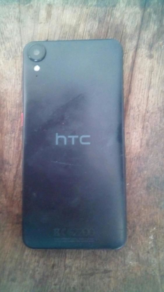 HTC Désire 825