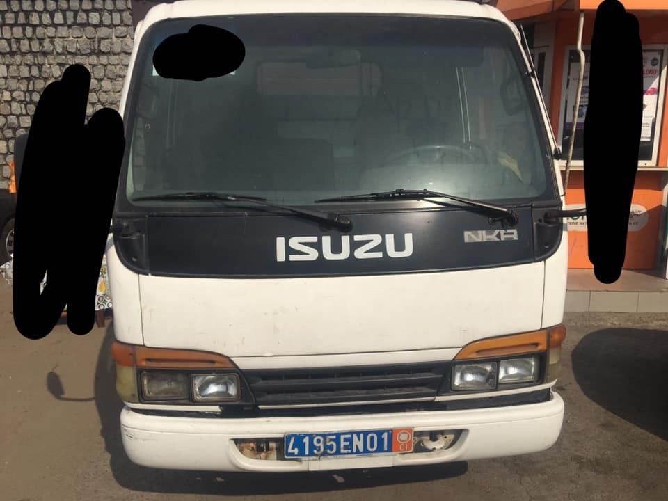 Izuzu Camionnette 3 Tonnes Et Demi