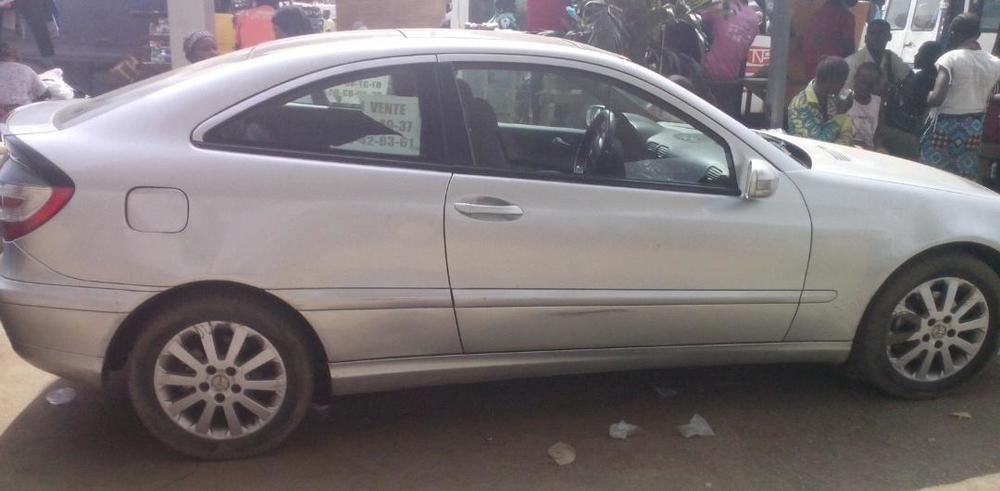 Mercedes fantôme 2001