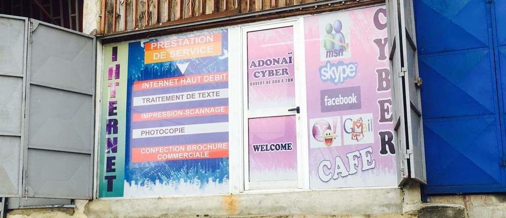 Cyber Café a Ceder