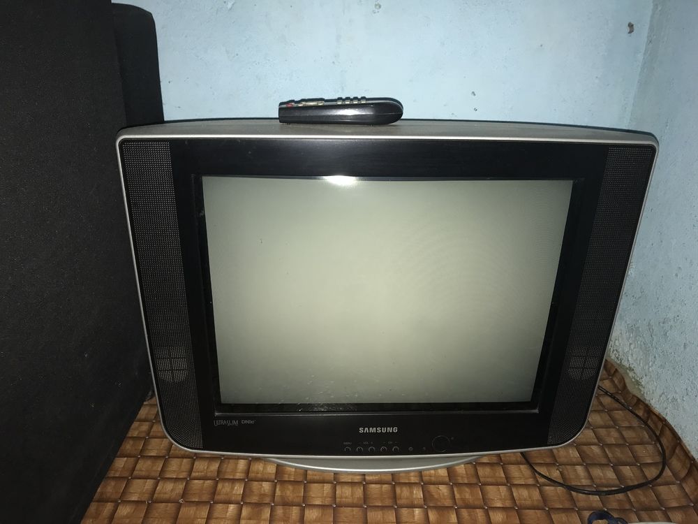 Tv samsung cathodique 21 pouces