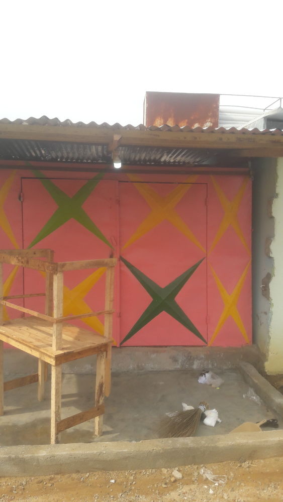 Conteneur en Bordure De Route - Yopougon Niangon