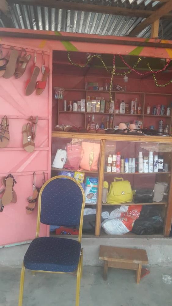 Conteneur en Bordure De Route - Yopougon Niangon