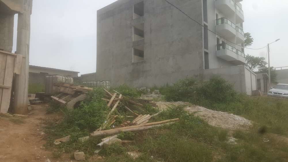 Riviera Faya château Cité SIR, terrain de 600m2 +ACD