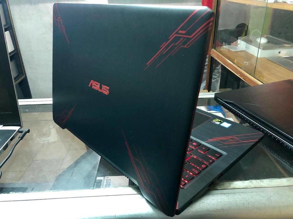 GAMER ASUS FX570U CORE i5 NEUF  RAM=4GIGA/DISK DUR =1TERA(1000 G)+SSD M2 128GO
