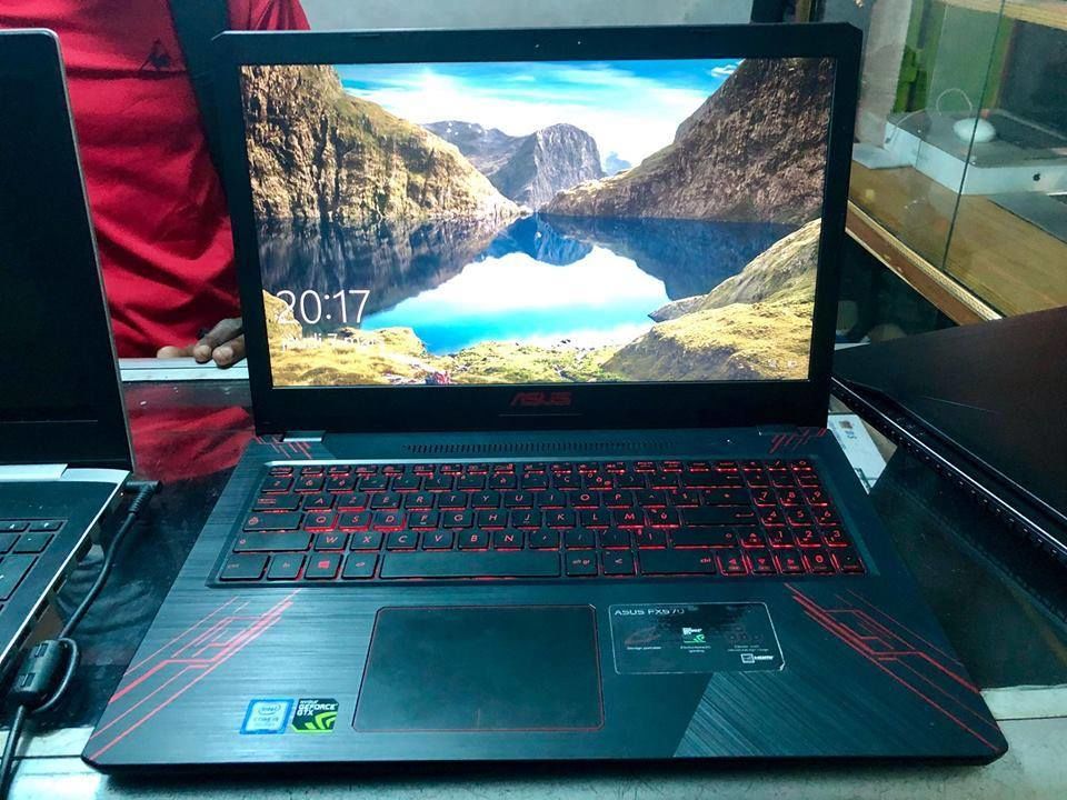 GAMER ASUS FX570U CORE i5 NEUF  RAM=4GIGA/DISK DUR =1TERA(1000 G)+SSD M2 128GO