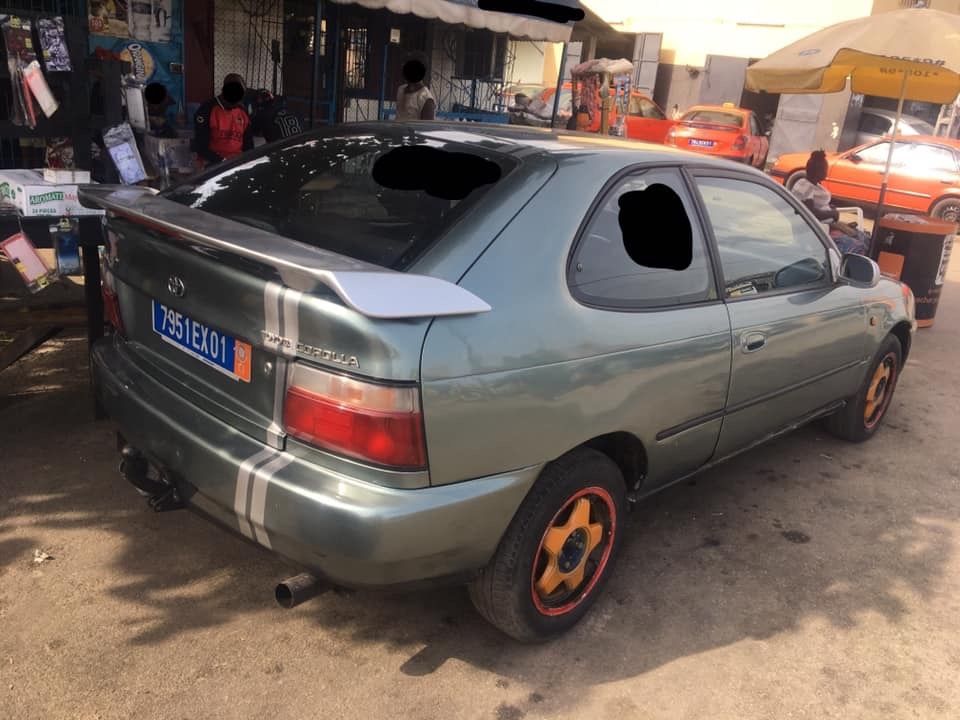 TOYOTA COROLLA E100 MANUELLE 3 PORTIÈRES