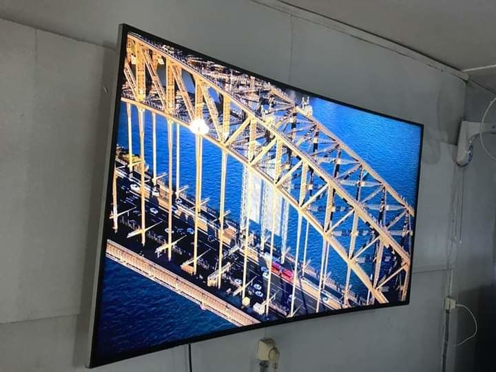 Télévision nasco Smart 55 pouces incurvé