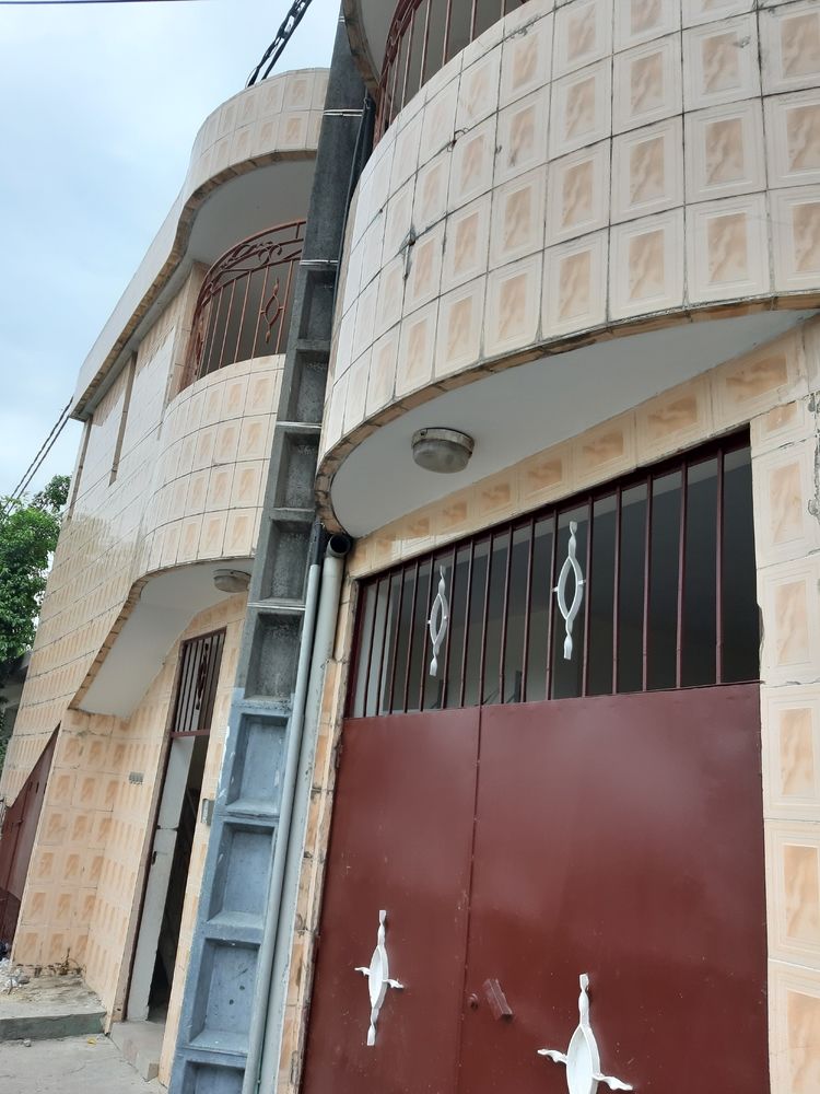 BÂTIMENT R+1 À VENDRE À KOUMASSI, CITÉ ABRI 2000