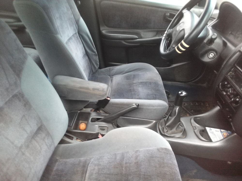 Mazda 626 Année 2002