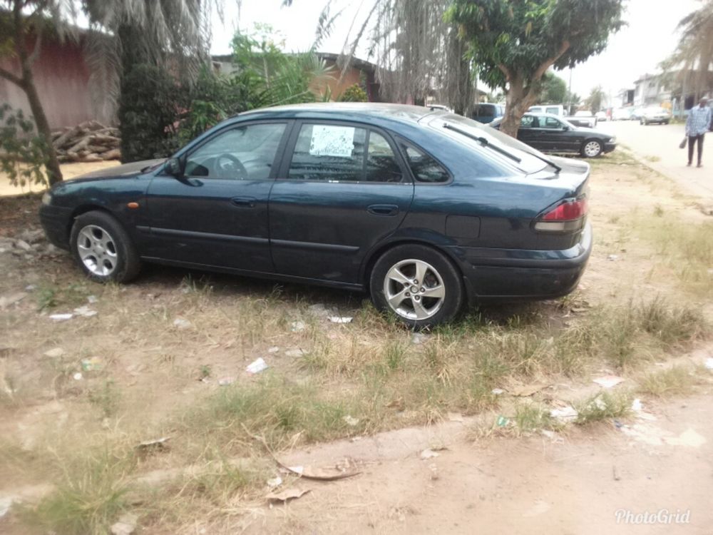 Mazda 626 Année 2002