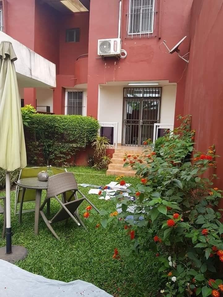 Vente Villa Duplex 4 pieces+ 2 dp + jardin Angre Djibi