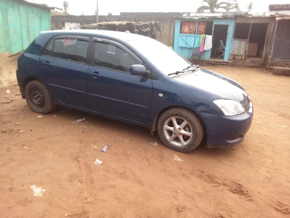 Toyota Corolla Obama Année 2001