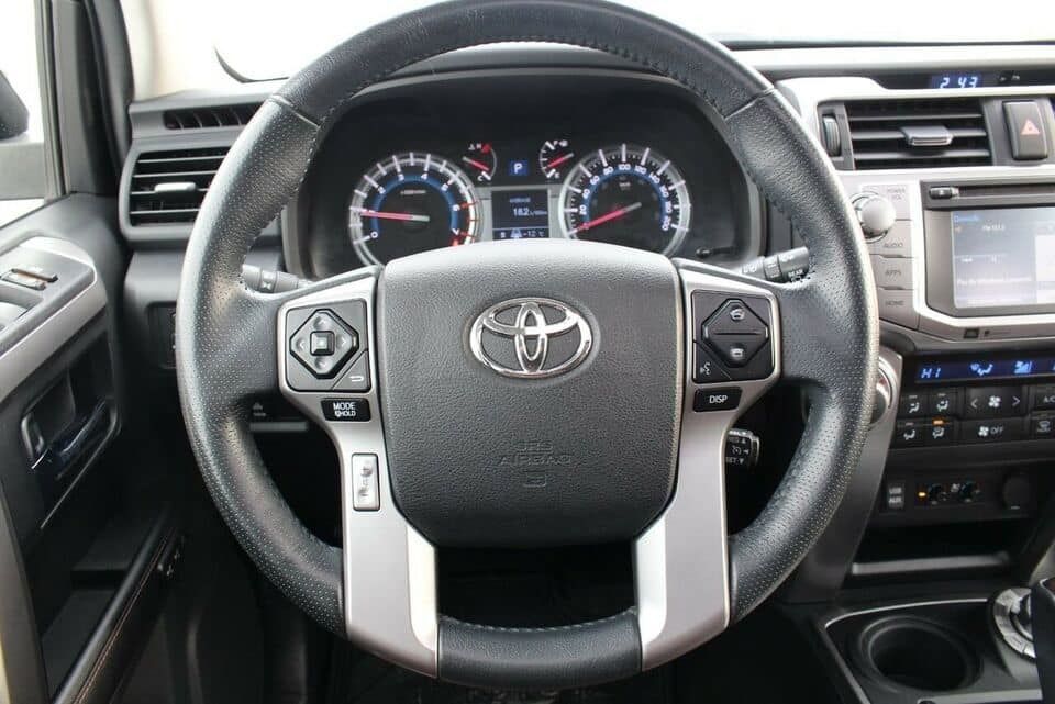 EXTRA-BBC VEND UNE TRES BELLE TOYOTA 4RUNNER LIMITED, 7 PLACES,ESSENCE,BOITE AUTOMATIQUE,CLIMATISATION D'ORIGINE, TRES BON MOTEUR ET TRES BON PRIX EN HORS TAXE