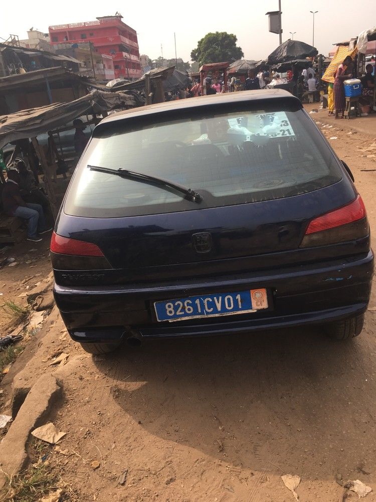 Peugeot  306 CV en très bon état prix négociable