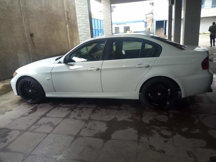 BMW E90 325i 2007