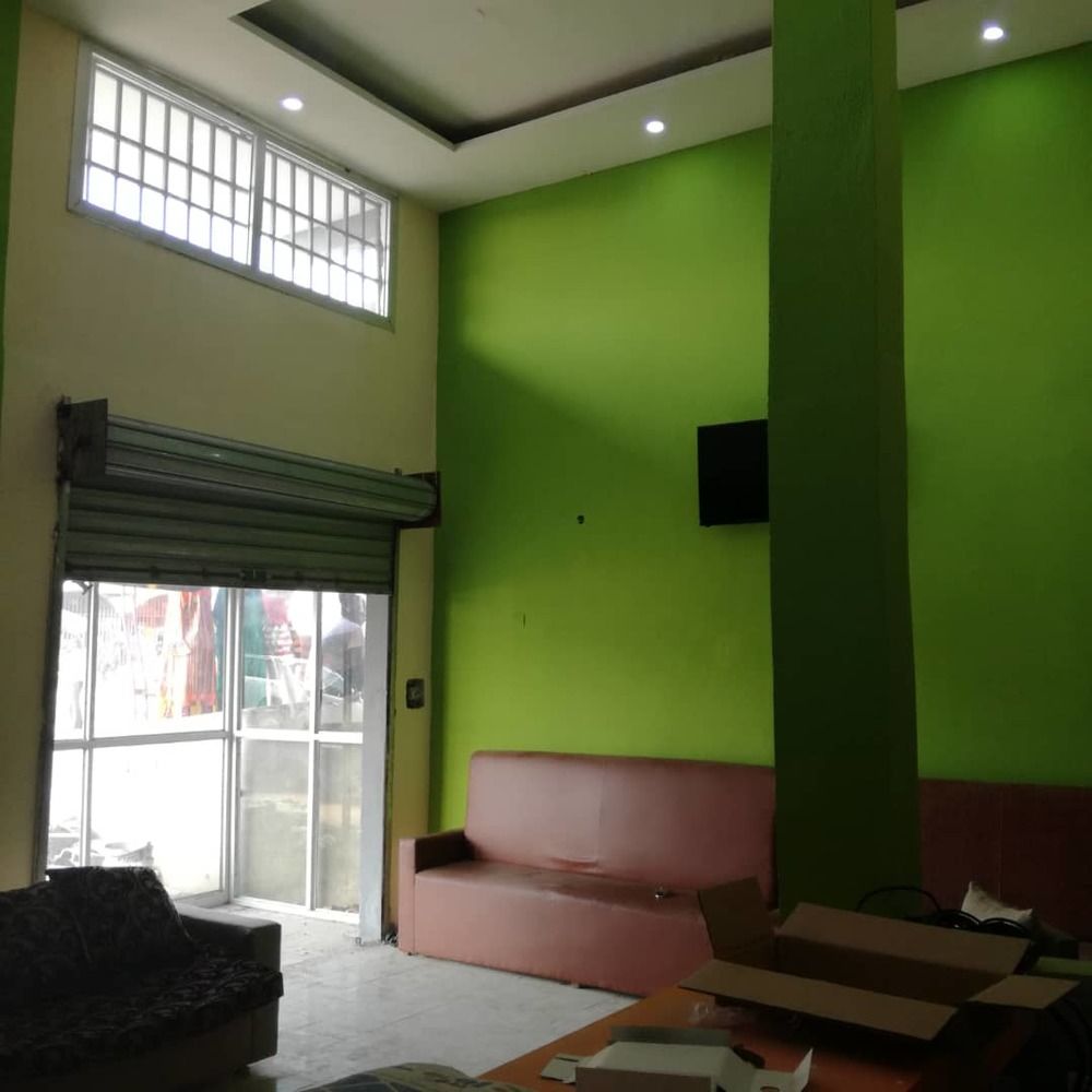 Grand Magasin À Louer 2 Plateaux Bleu Marine