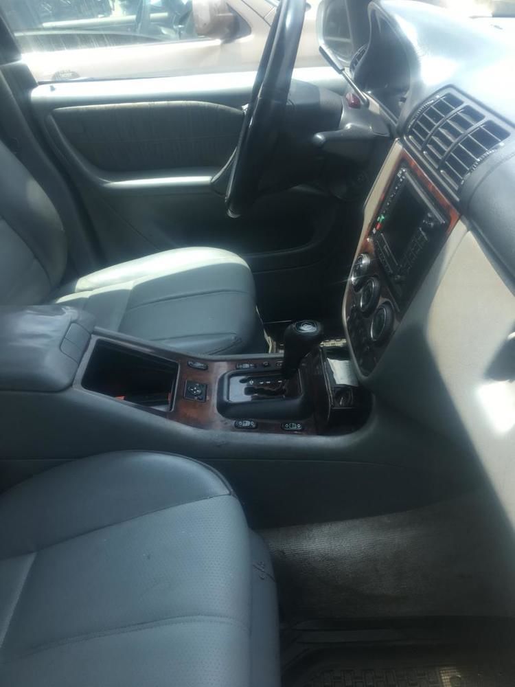 Mercedes mlk en très bon état prix negciable