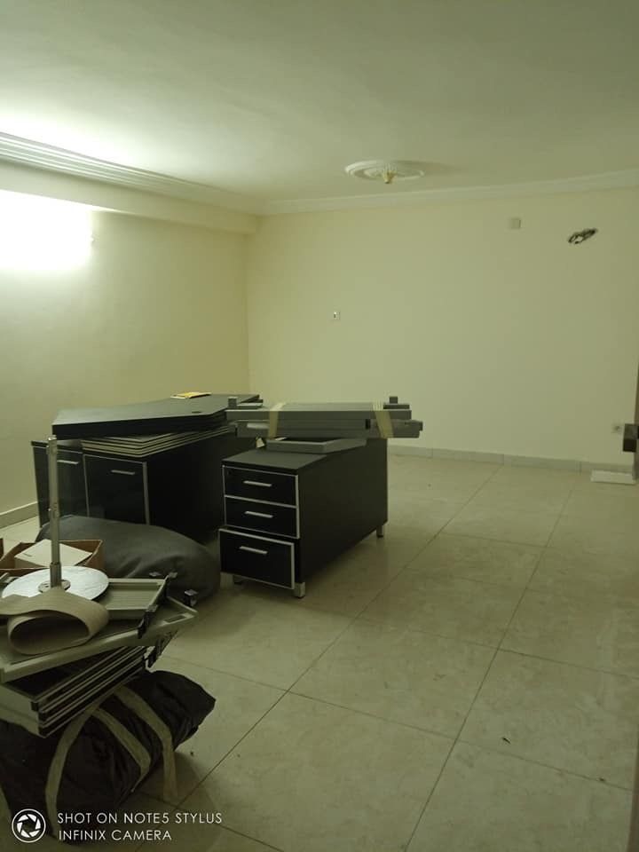 A Louer  5 Pièces Bureau Deja Meublé À Cocody Riviera 2 André Malraud