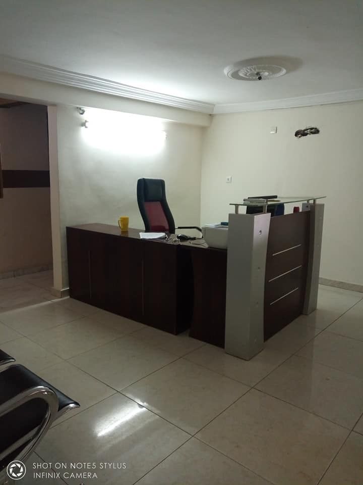 A Louer  5 Pièces Bureau Deja Meublé À Cocody Riviera 2 André Malraud