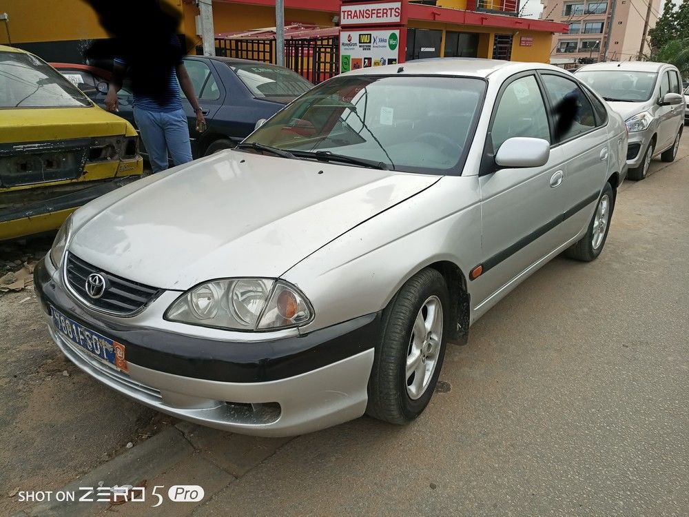 Toyota avensis 2002