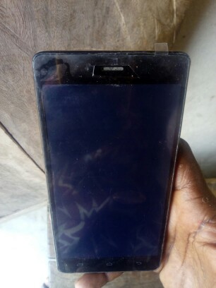 Infinix Hot 4