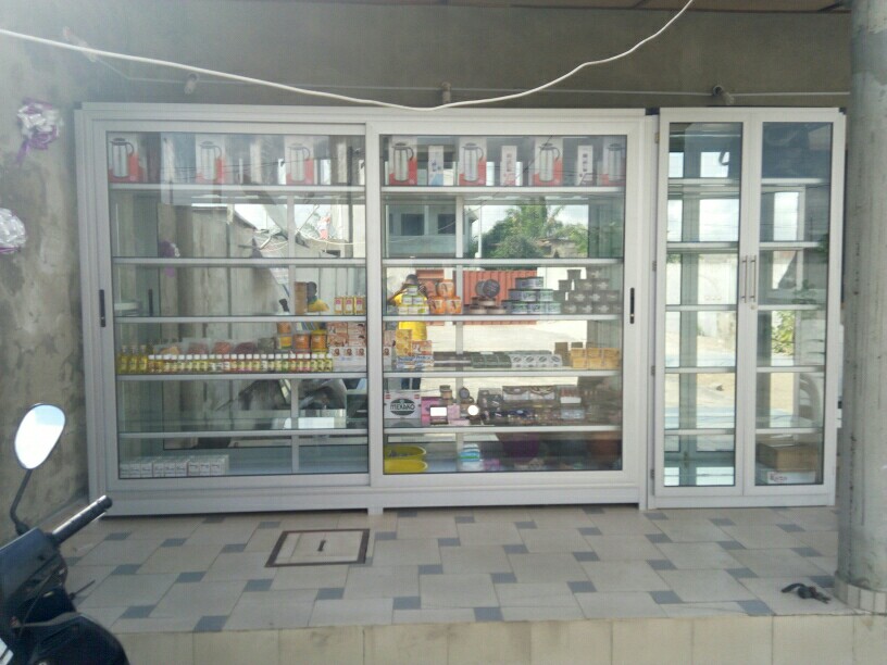 Étagère de rangement - produits cosmétiques Étagère de rangement - produits cosmétiques