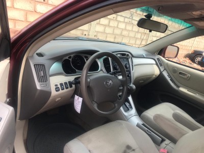 2  Toyota Highlander