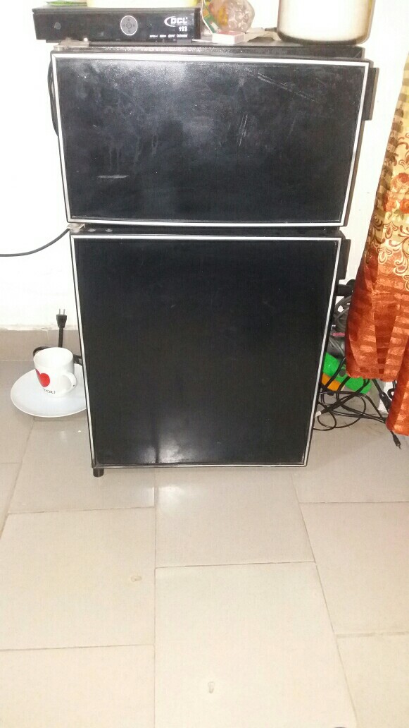 Climatiseur - Réfrigérateur - Téléviseur LED Climatiseur - Réfrigérateur - Téléviseur LED