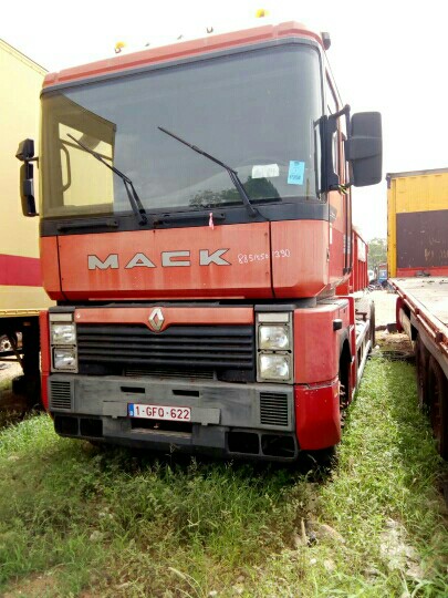 Camion Mack 10 roues Camion Mack 10 roues