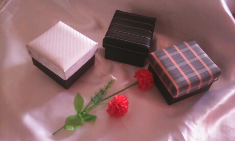 Cravate et boutons de manchette