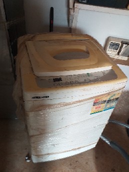 Machine à sécher les habits. Machine à sécher les habits.